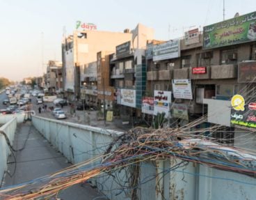 Foto von Drähten in Bagdad-Straße